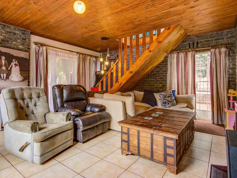 Comfortable Family Home with Spacious Features - Photo 2