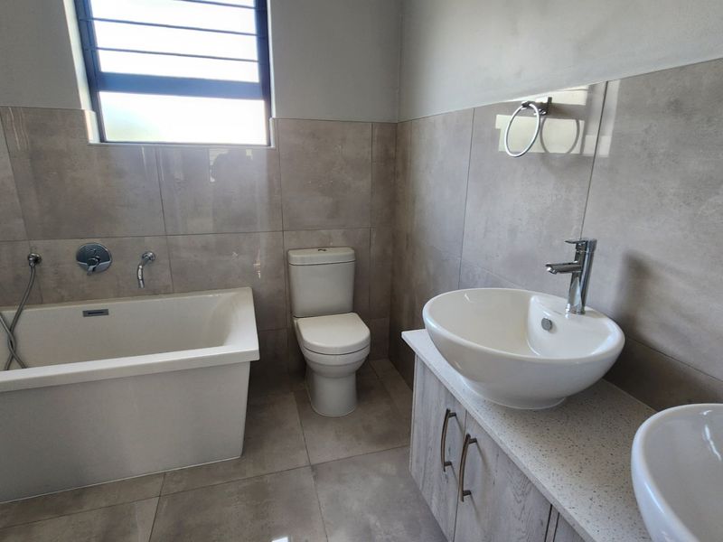 Stunning New House Direct from Decelopers - Photo 2