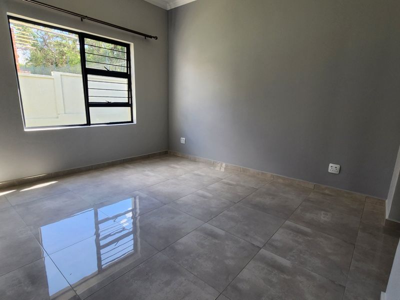 Stunning New House Direct from Decelopers - Photo 3