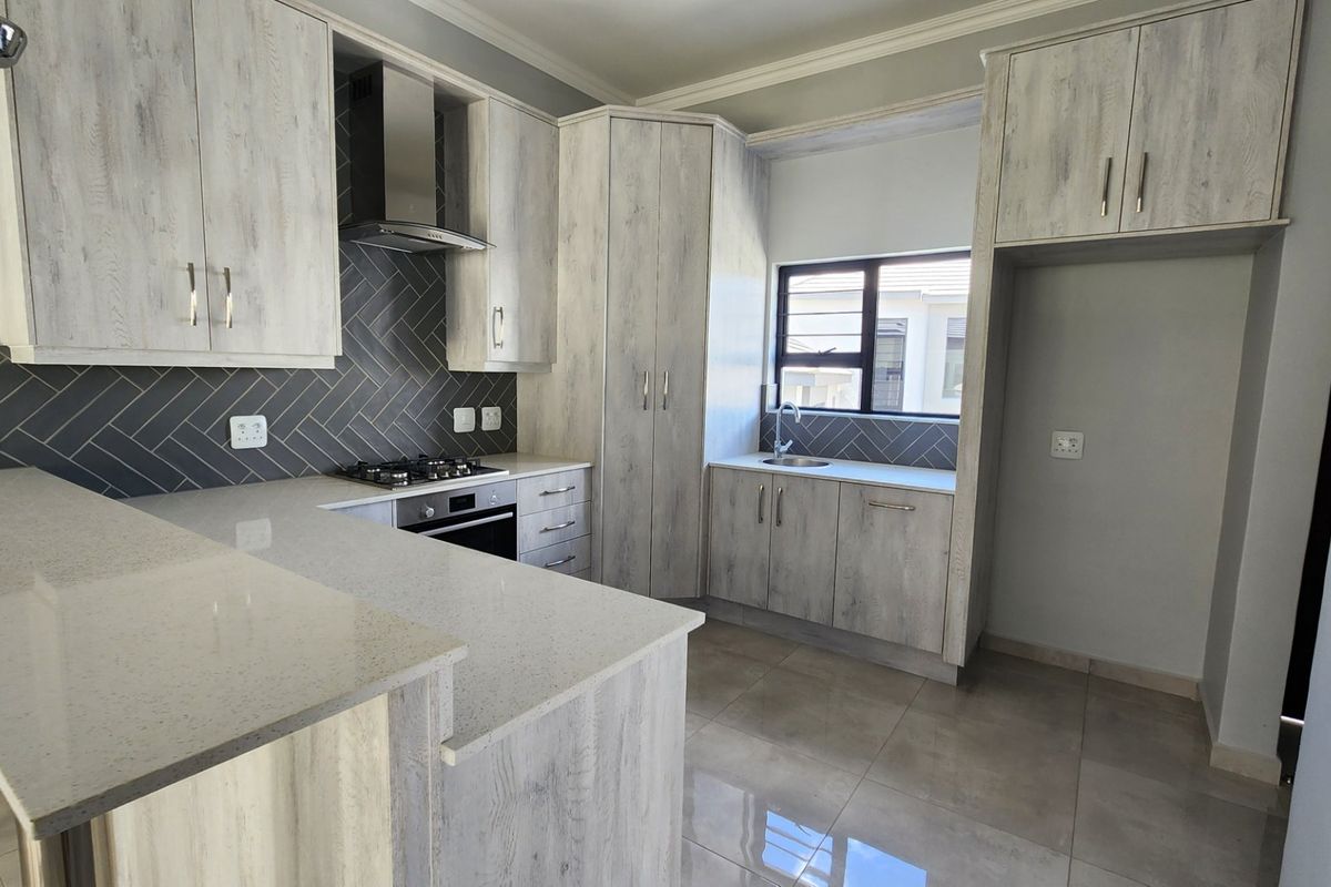 Stunning New House Direct from Decelopers - Photo 4