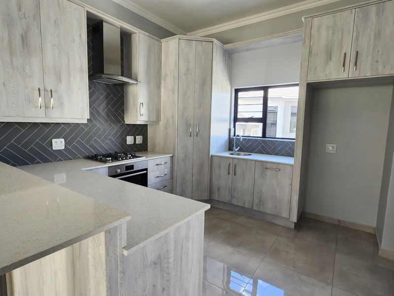 Stunning New House Direct from Decelopers - Photo 4