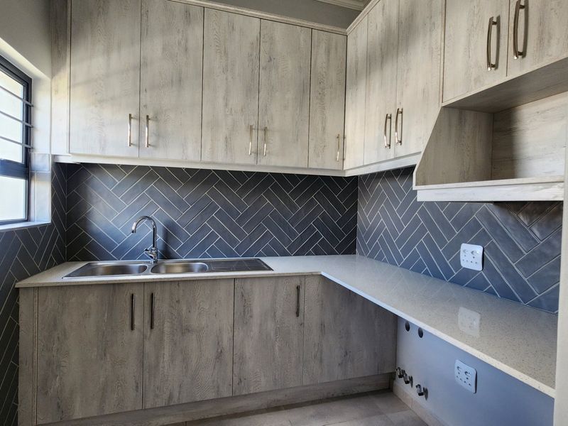 Stunning New House Direct from Decelopers - Photo 5