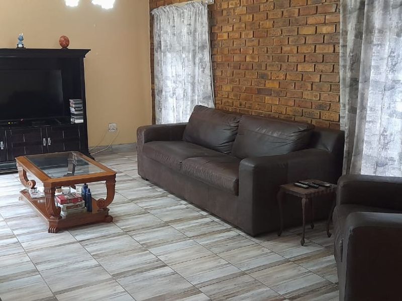 Move-In Ready Gem: Your Perfect Home Awaits - Photo 7