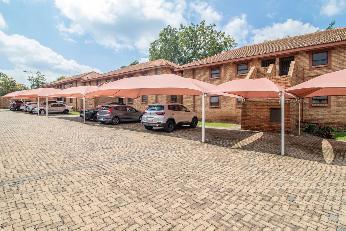 Stunning 2-Bedroom Gem in Prime Location! - Photo 4