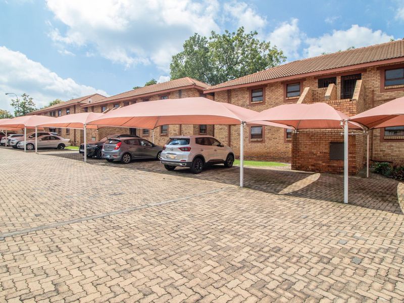 Stunning 2-Bedroom Gem in Prime Location! - Photo 4