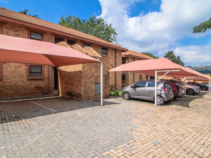 Stunning 2-Bedroom Gem in Prime Location! - Photo 3