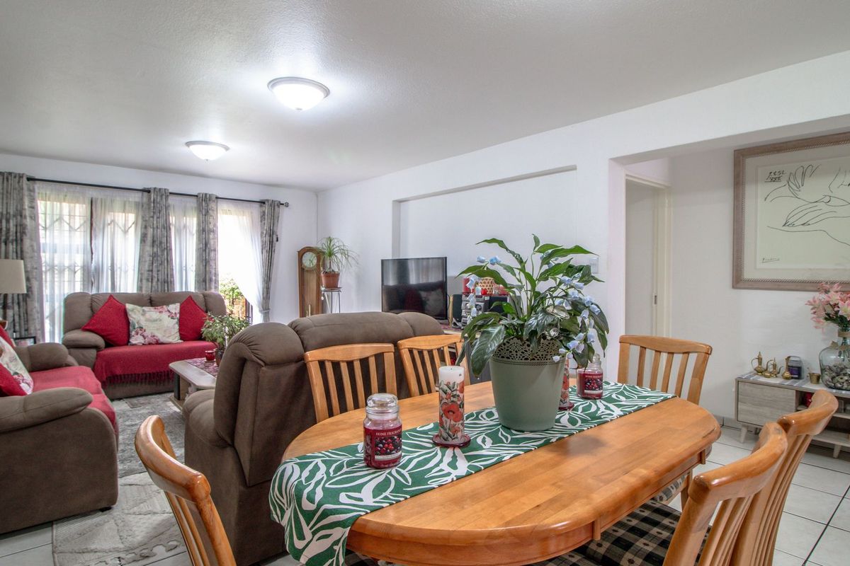 Stunning 2-Bedroom Gem in Prime Location! - Photo 5