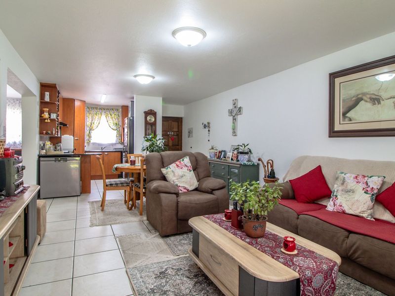 Stunning 2-Bedroom Gem in Prime Location! - Photo 8