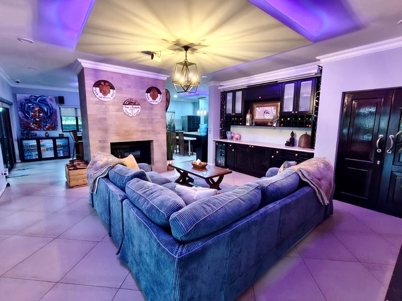 Spectacular Home in Secure Harbour Town Golf Estate - Photo 7