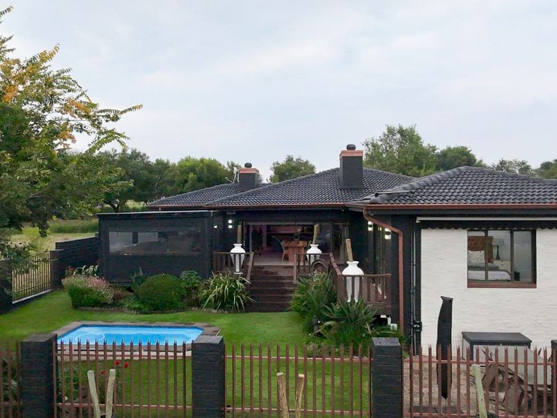 Spectacular Home in Secure Harbour Town Golf Estate - Photo 3