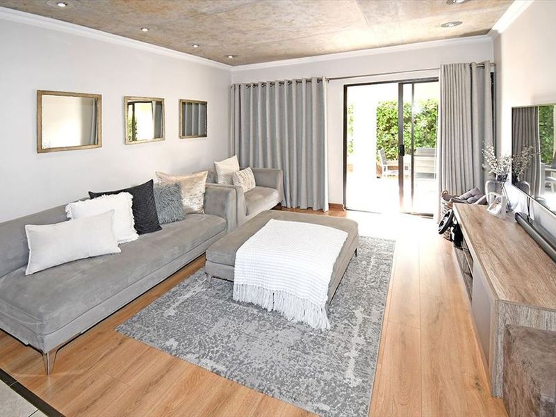 Stylish and Modern Home with Luxurious Features - Photo 2