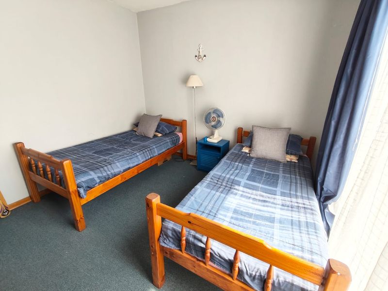 Stunning Holiday Home with Breathtaking Vaal Dam Views - Photo 9