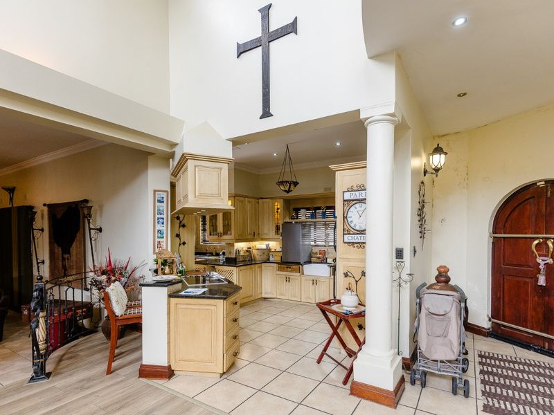 Mansion With Spectacular Sea And River Views - Photo 9