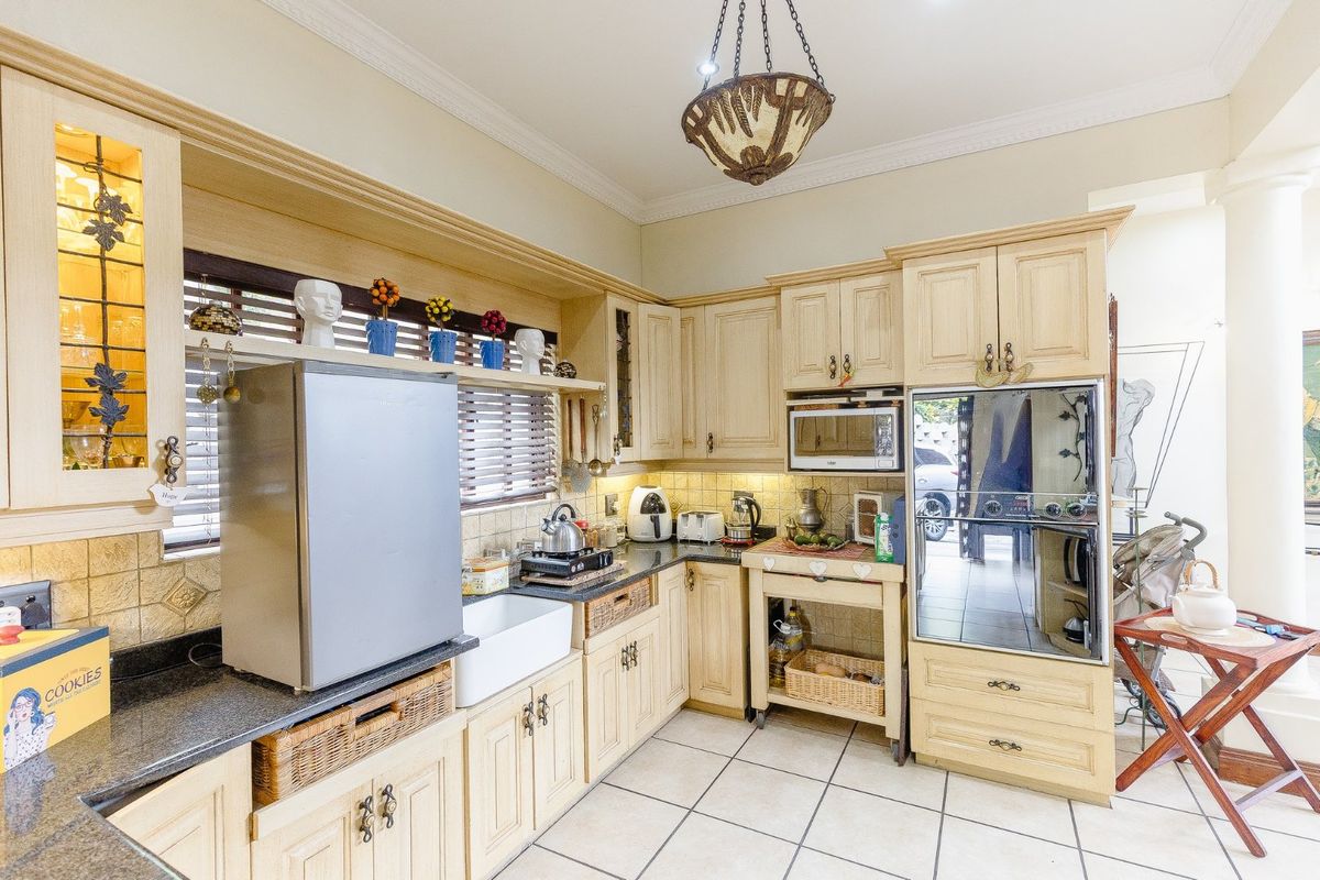 Mansion With Spectacular Sea And River Views - Photo 4