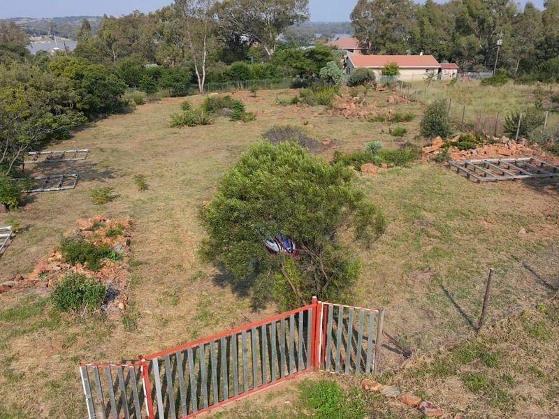 Secluded Bliss with Stunning Dam Views – 2403m2 of Vacant Land - Photo 4