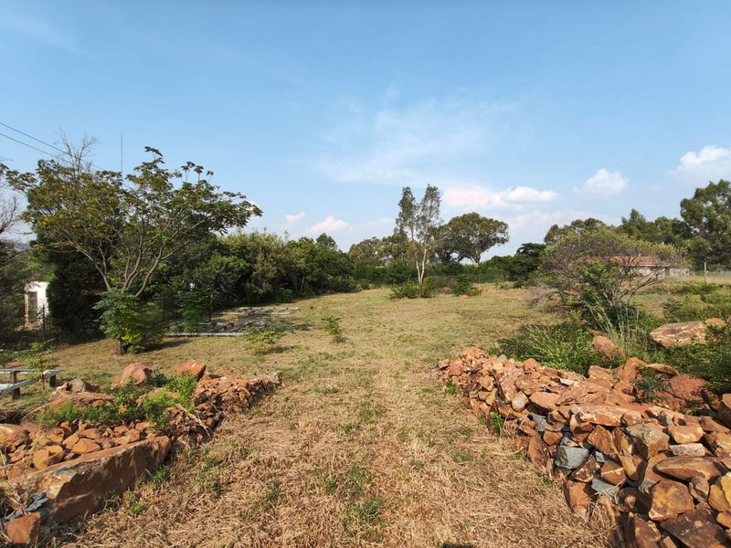 Secluded Bliss with Stunning Dam Views – 2403m2 of Vacant Land - Photo 2