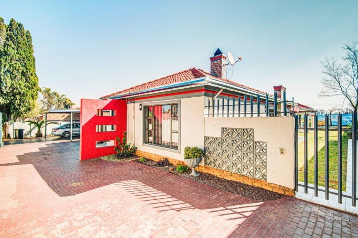 Family Home with a Spacious Granny Flat – Perfect for Comfortable Living! - Photo 5