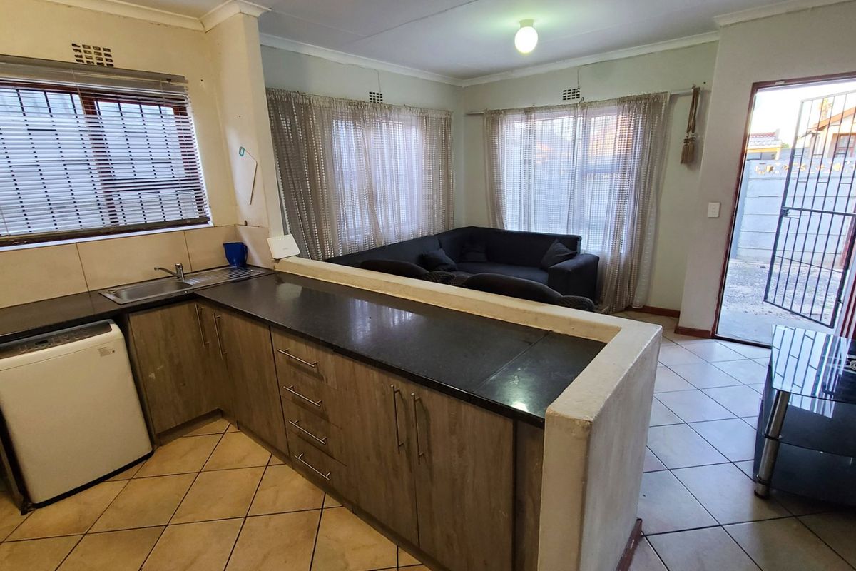 Three Bedroom Home in Highbury  - Photo 3