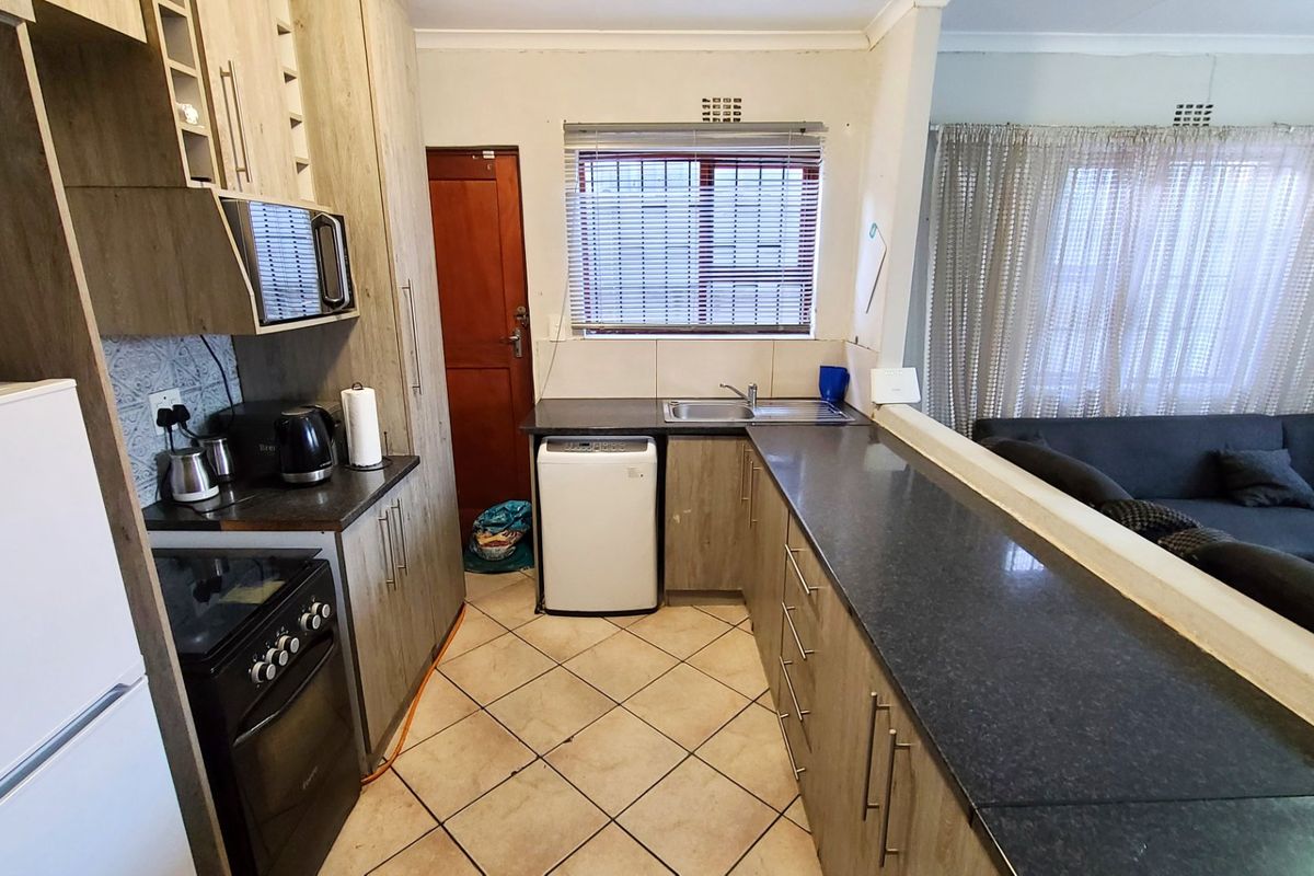 Three Bedroom Home in Highbury  - Photo 5