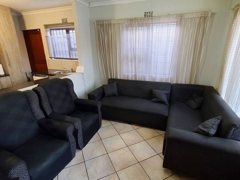 Three Bedroom Home in Highbury  - Photo 2