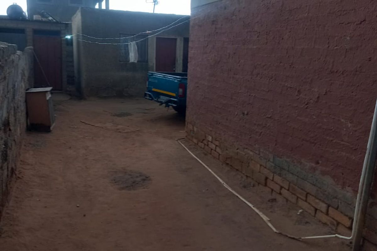 Charming 2-Bedroom Home with Rental Income Potential - Photo 3