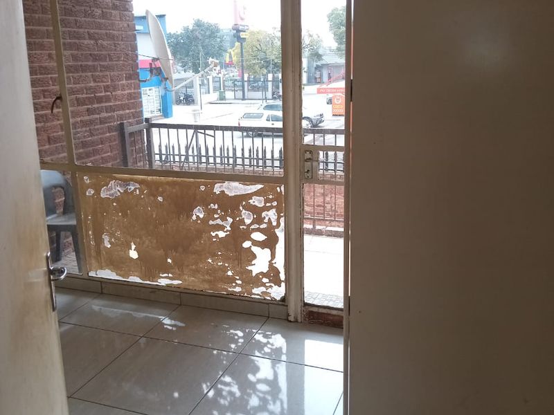 EXPERIENCE LUXURY LIVING IN THE HEART OF KEMPTON PARK! - Photo 8