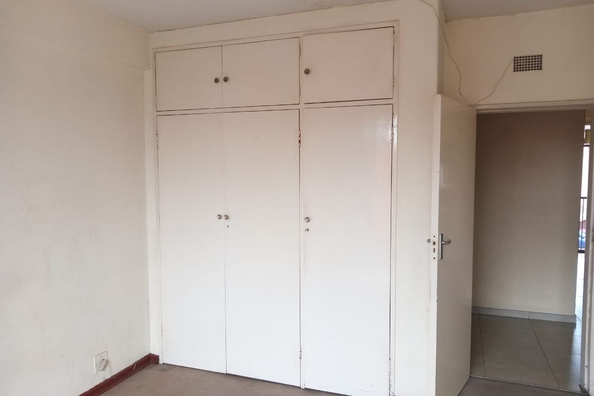 EXPERIENCE LUXURY LIVING IN THE HEART OF KEMPTON PARK! - Photo 5