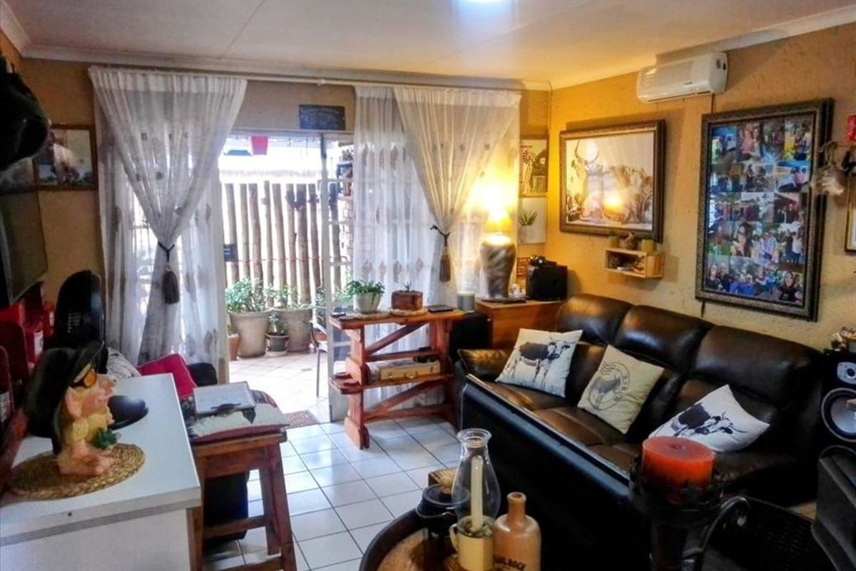 Spacious Home with Impressive Features - Photo 2