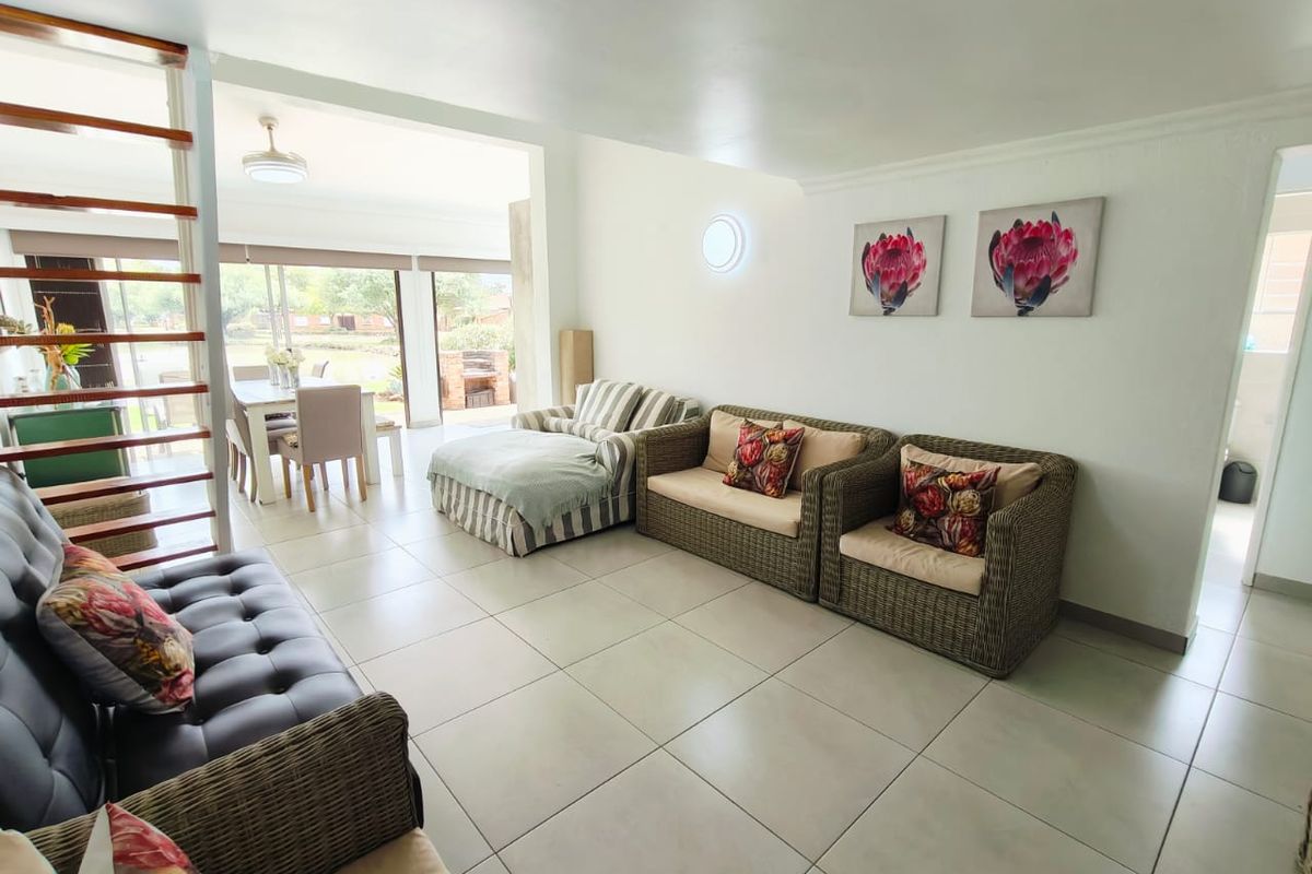 Immaculate Newly Renovated Home in a Secure Complex - Photo 2