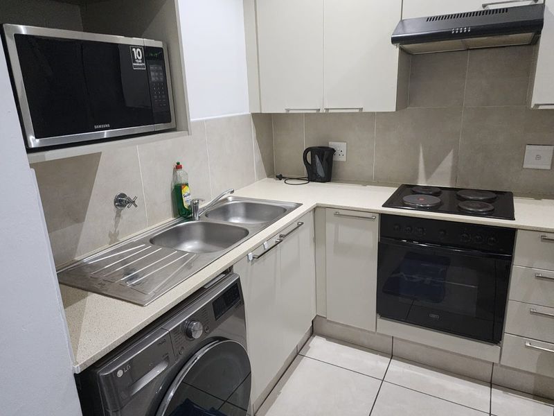 Stylish Sunninghill flat for rental - Photo 5