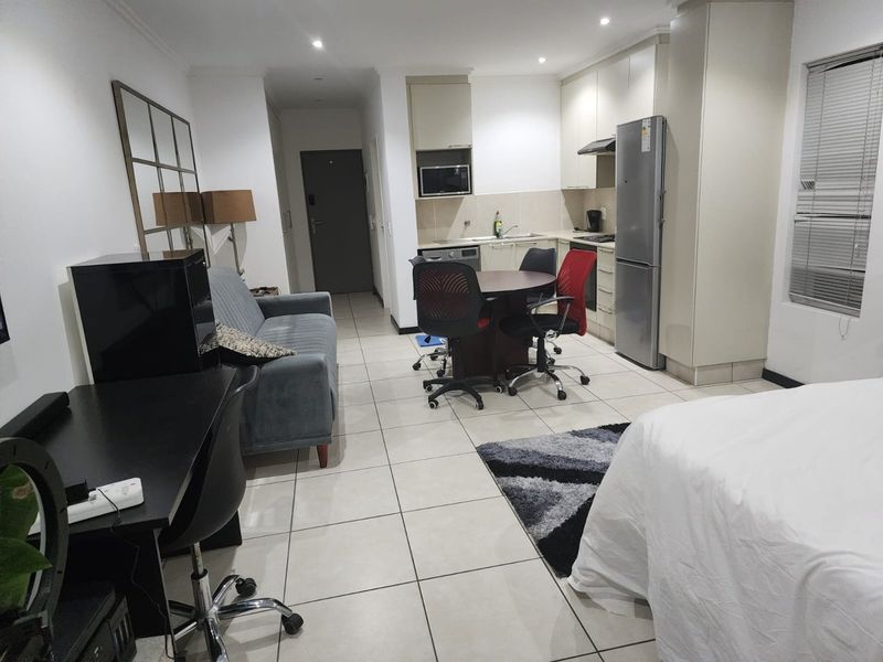Stylish Sunninghill flat for rental - Photo 4