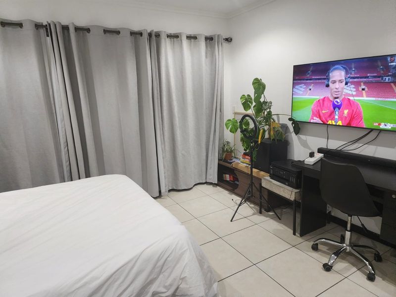 Stylish Sunninghill flat for rental - Photo 9