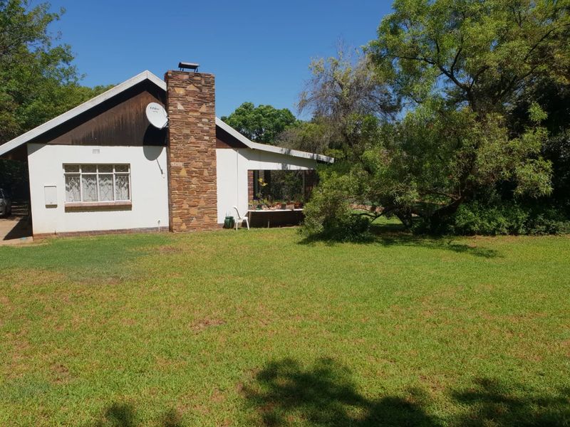 Prime Corner Stand – 3-Bed Home with Development Potential in Lombardy East - Photo 2