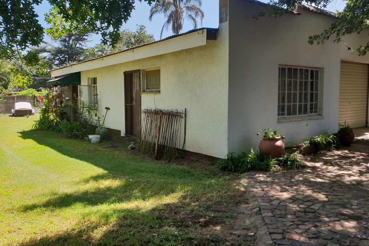 Prime Corner Stand – 3-Bed Home with Development Potential in Lombardy East - Photo 5