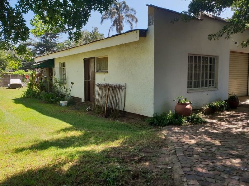 Prime Corner Stand – 3-Bed Home with Development Potential in Lombardy East - Photo 5