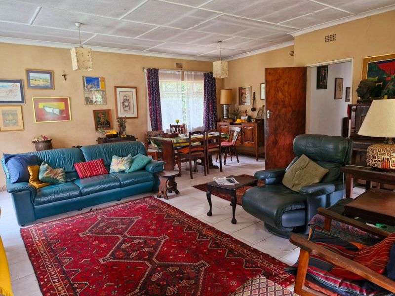 Prime Corner Stand – 3-Bed Home with Development Potential in Lombardy East - Photo 8