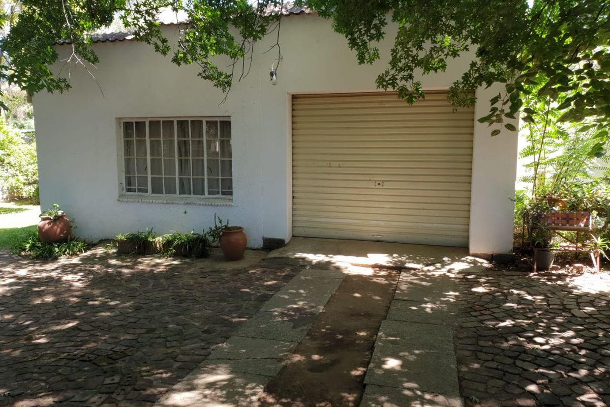 Prime Corner Stand – 3-Bed Home with Development Potential in Lombardy East - Photo 4