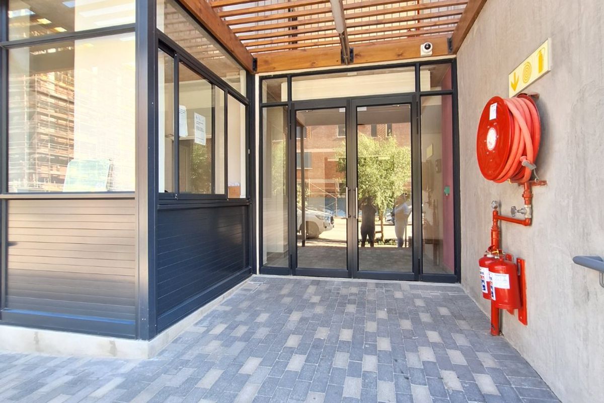 Studio Apartment For Sale - Photo 2