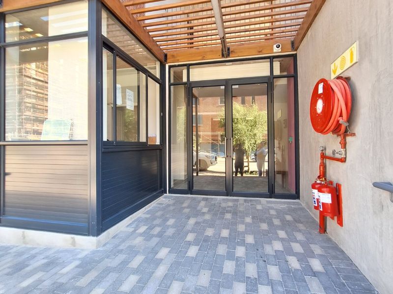 Studio Apartment For Sale - Photo 2