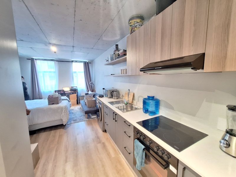 Studio Apartment For Sale - Photo 6