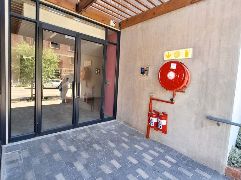 Studio Apartment For Sale - Photo 3