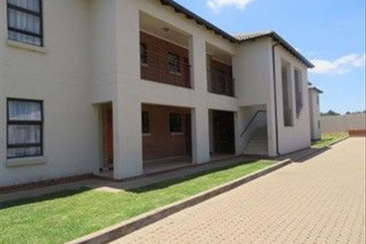 Cozy Two-Bedroom Home with Modern Comforts - Photo 3