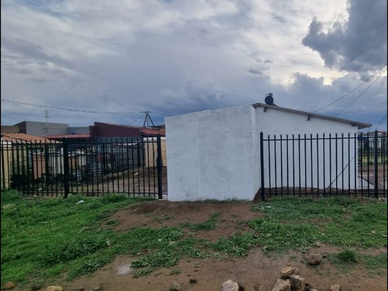 2 bedroom house for sale in Botshabelo - Photo 3