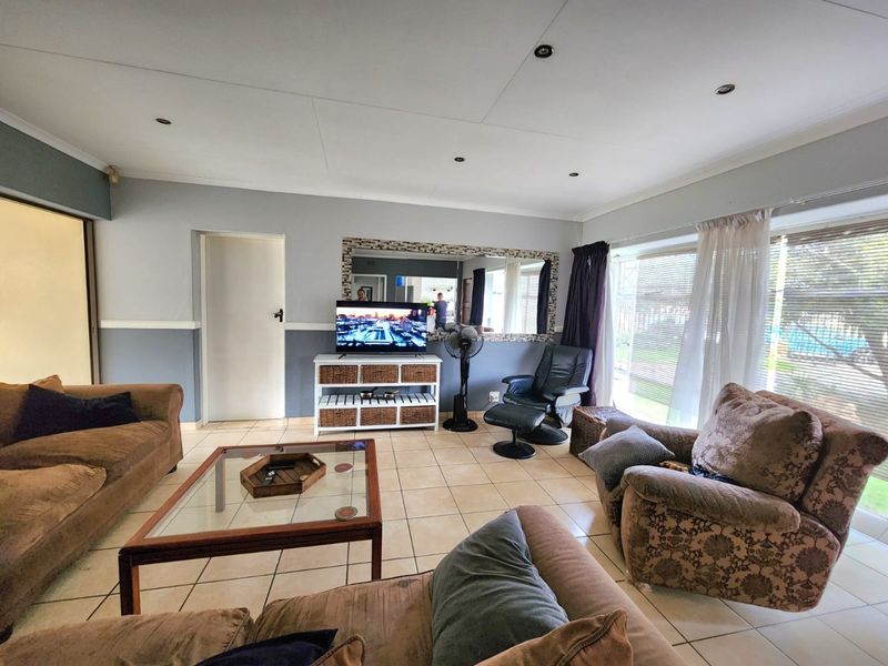 Stunning Family Home with Exceptional Features - Photo 7