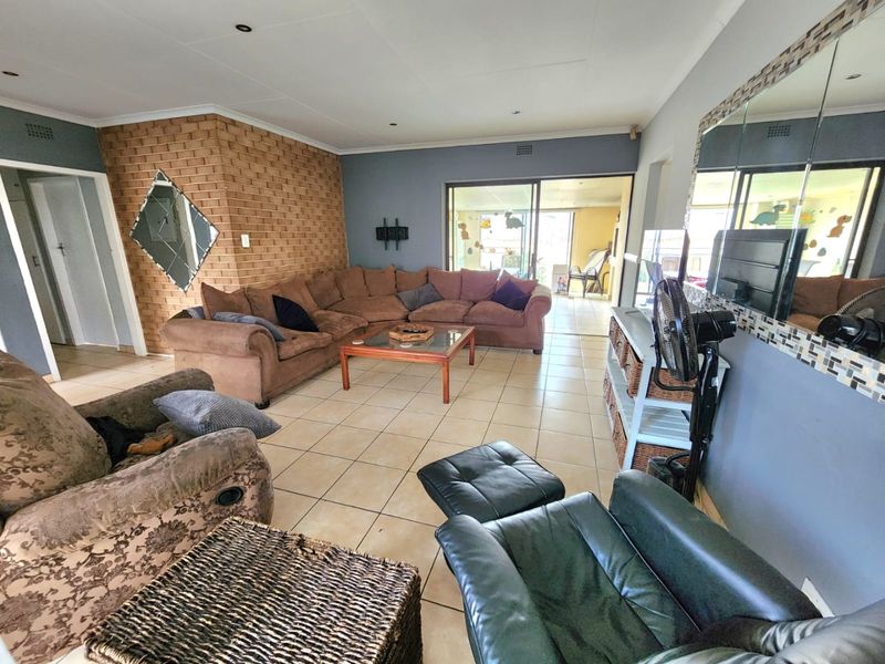 Stunning Family Home with Exceptional Features - Photo 6