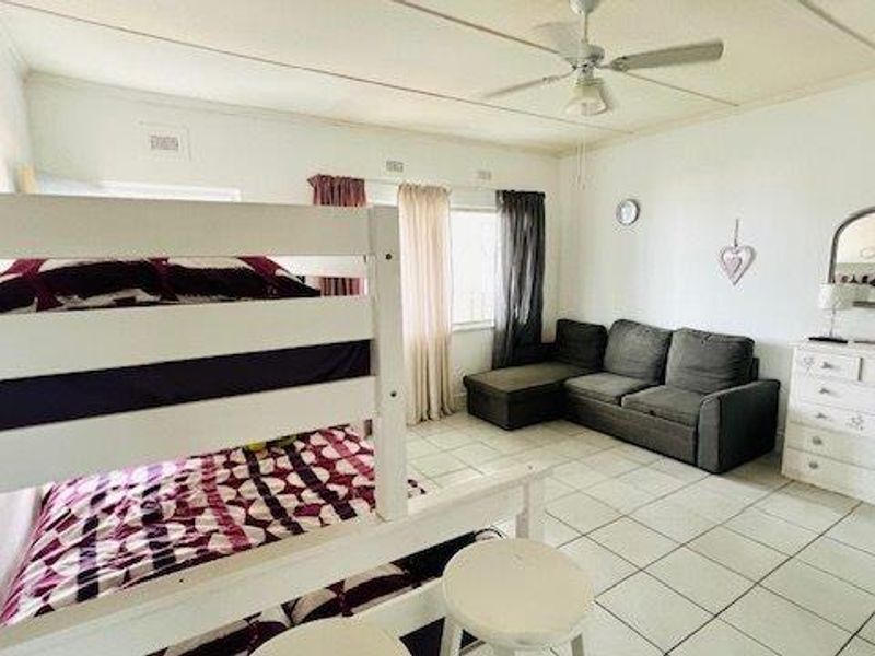 1 Bedroom Apartment In The Heart Of Uvongo - Photo 10