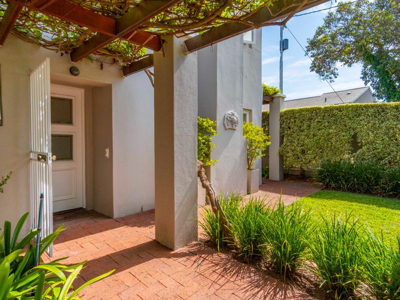 Neat as a pin in Sunnybrae - walk to RBHS - Photo 4