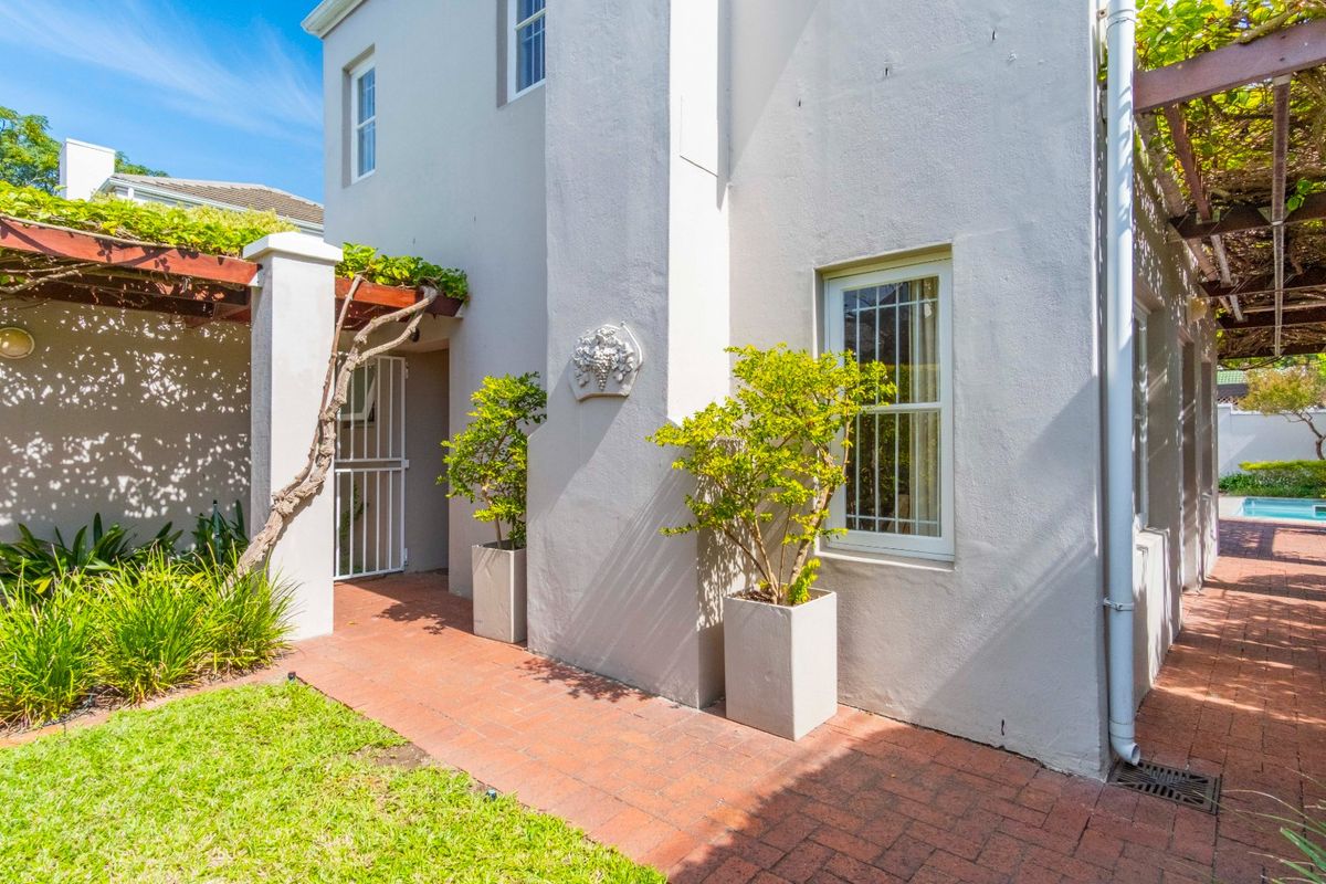 Neat as a pin in Sunnybrae - walk to RBHS - Photo 5