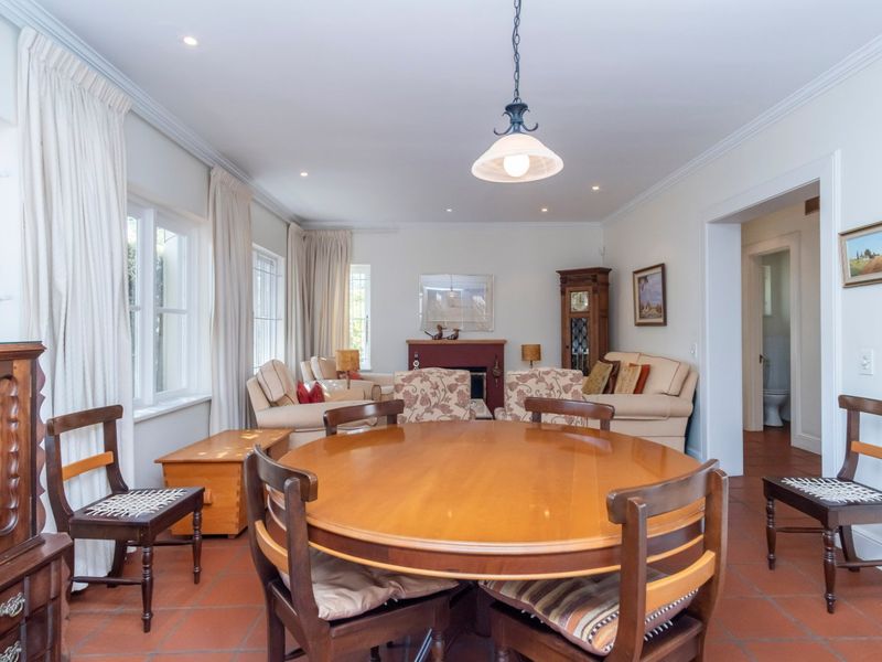 Neat as a pin in Sunnybrae - walk to RBHS - Photo 8