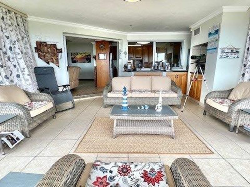 Beachfront Perfection With Breathtaking Ocean Views - Photo 10